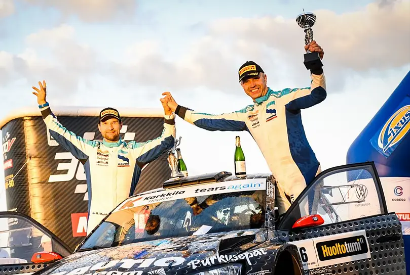 Moninkertainen Suomen mestari, rallikuski Juha Salo ja kartturi Kristian Temonen