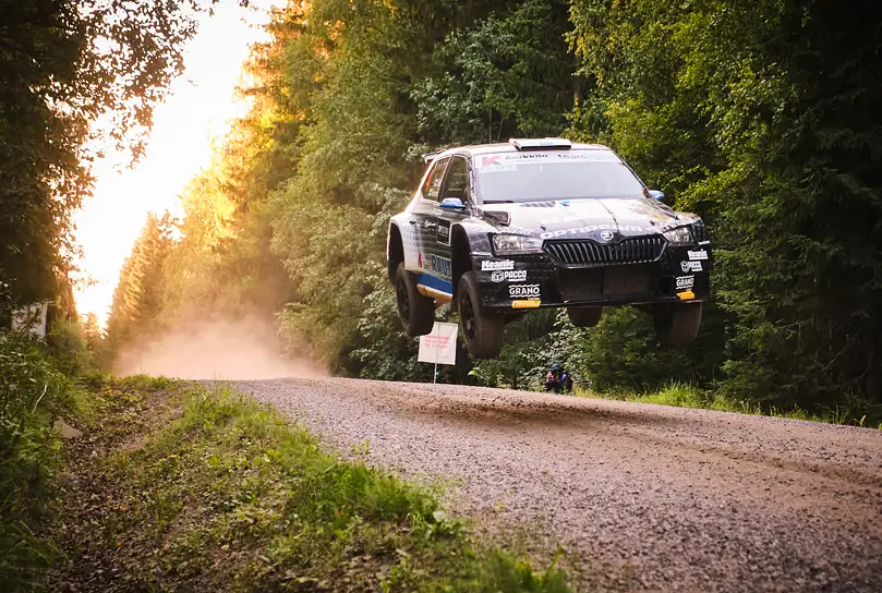 The First Clinicin perustaja Jarno Ylitalo teki rallikuski Juha Salon laserleikkauksen. "Silmäleikkaus oli valtavasti elämänlaatua parantava kokemus", Salo kertoo.