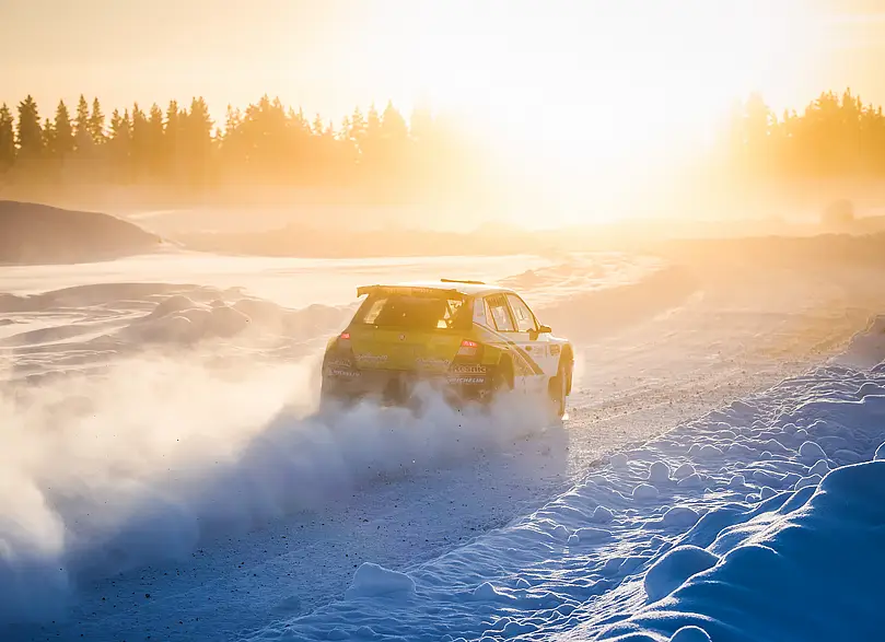 Silmäleikkaus oli hyvä kokemus rallikuski Juha Salolle, koska hän pääsi eroon silmälasien aiheuttamista heijastuksista.