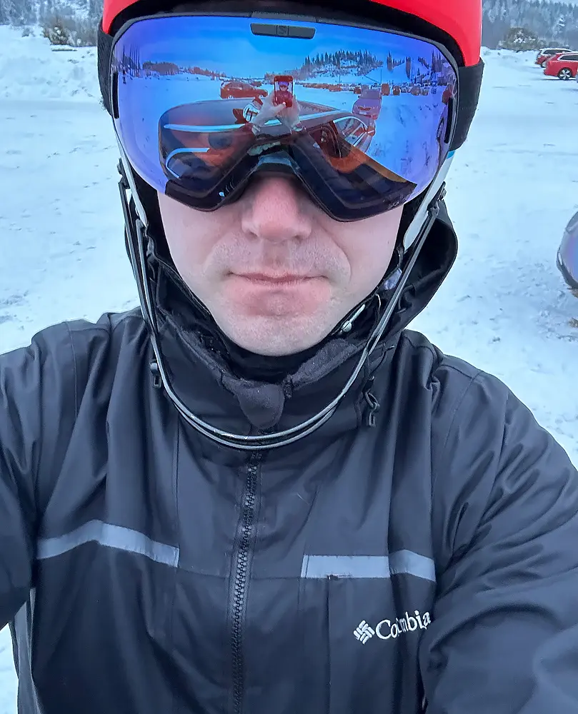 Kokemuksia – laserleikkaus – The First Clinicissa kirurgi tekee itse tutkimukset.