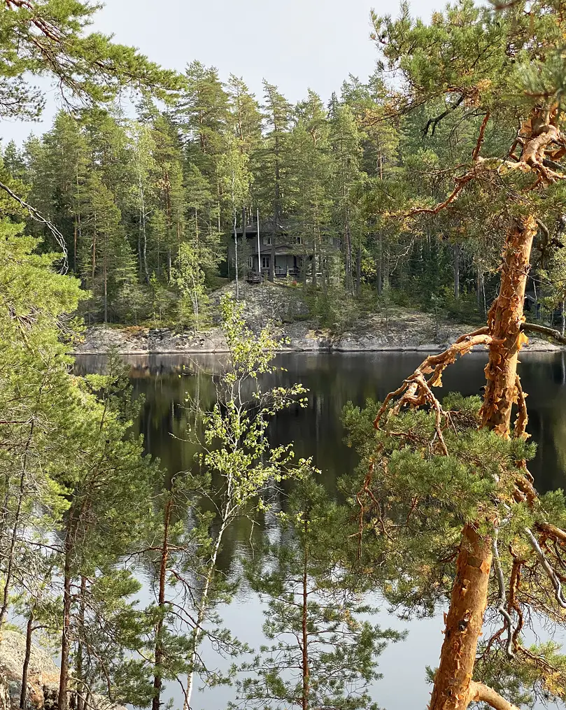 Sotilaskouluttajan kokemus laserleikkauksesta oli hyvä.